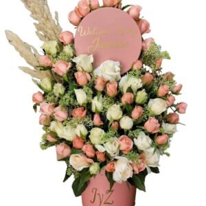 Un bouquet tendre et joyeux pour célébrer une naissance.