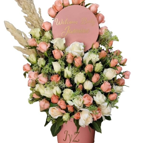 Un bouquet tendre et joyeux pour célébrer une naissance.